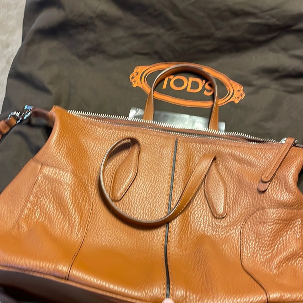 Used twice Tods Crossbody Bag with top handles